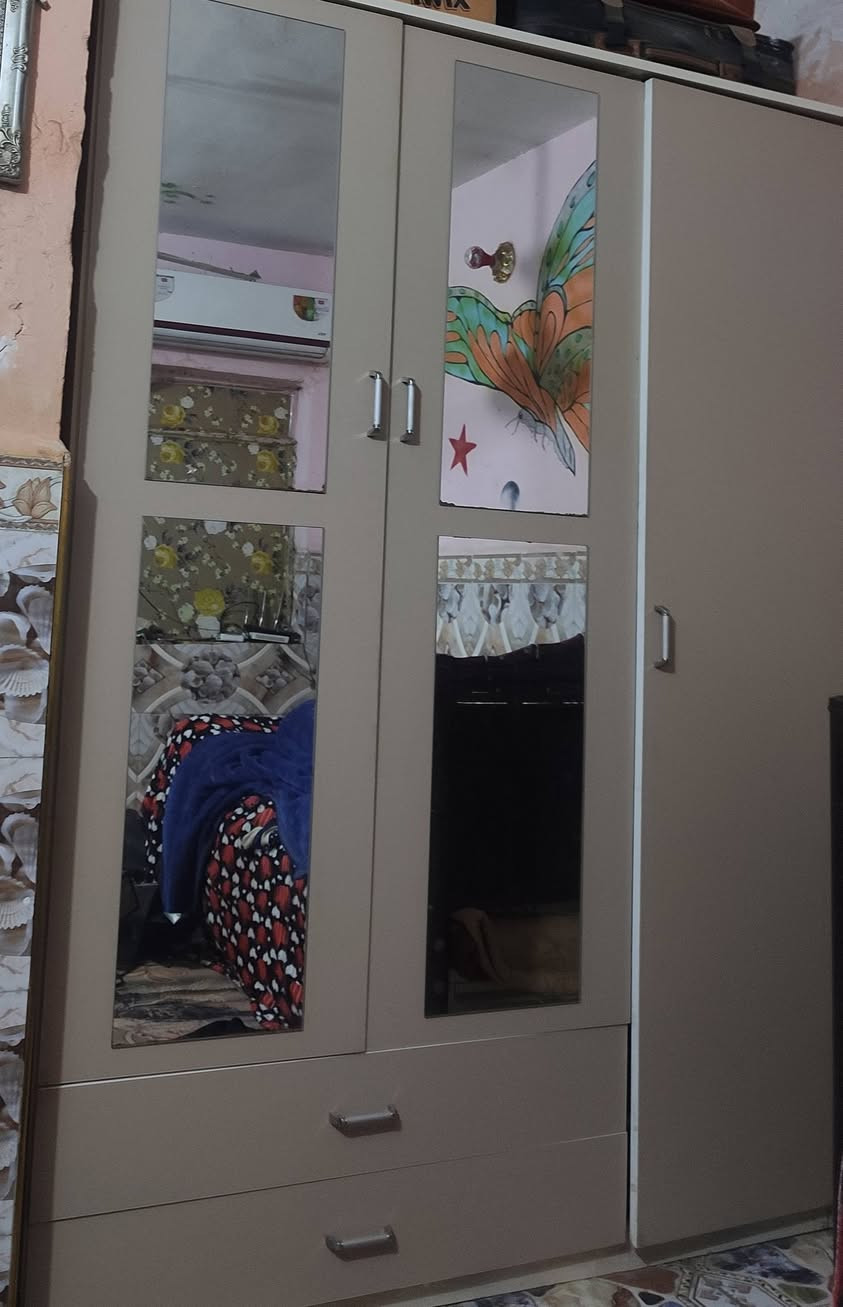 كنتور 3 بيبان وسيت طبلات وحده كبيره و4 اصغار
سعر الكنتور 200 والطبلات 50 وبيهن مجال


**إذا كنت صاحب هذا الإعلان وتريد حذفه لأي سبب، رجاءا أرسل رسالة إلى الدعم الفني**