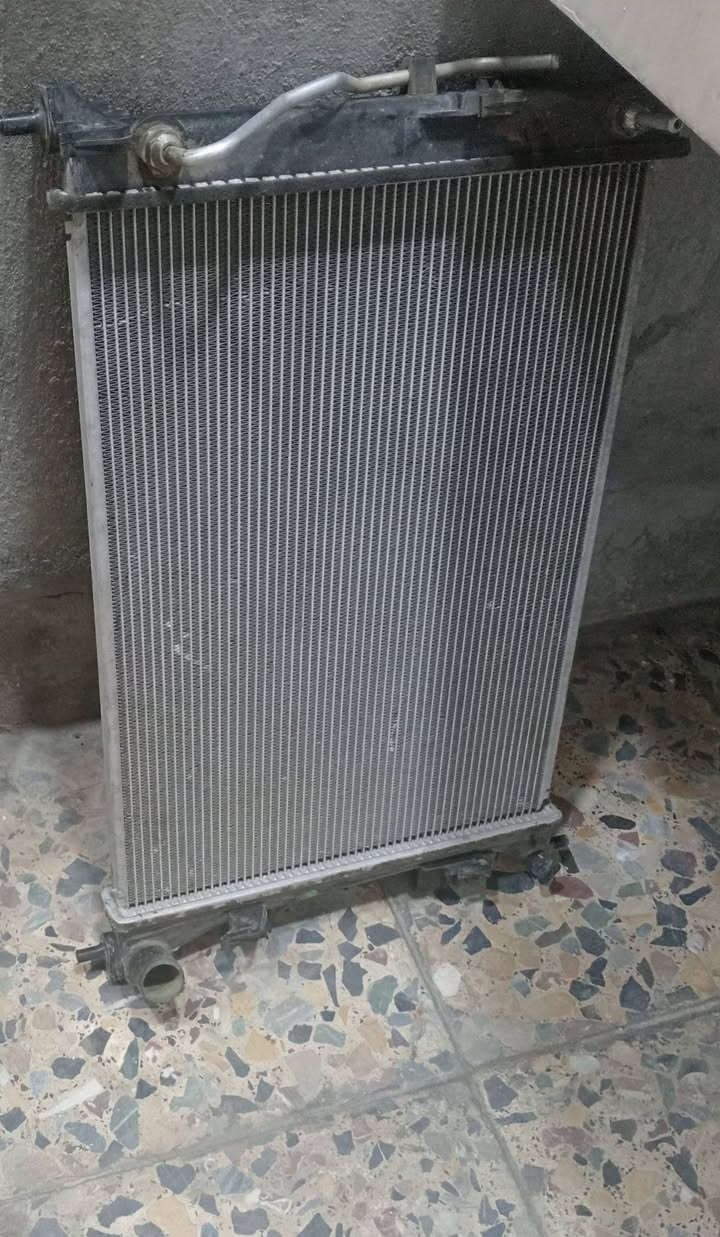 السلام عليكم راديتر و مشط مال سيارة اكسنت موديل 2011 للبيع و كلش نظيفات الله شاهد نظيفات و السعر 85 الرقم***********
