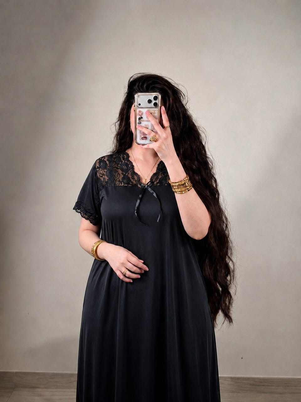 دشداشة بسواد فاحم ملكي 🖤🖤

تصميم ناعم ومرتب يبرز الأنوثة بذوق راقي 🖤
قماش خفيف ومريح بقصة انسيابية تجنن ❤️ 

القياسات / فري سايز تلبس من وزن 50 الى 80 كيلو ✔️
 🔥🔥 
🚘يوجد خدمة توصيل لجميع محافظات العراق ٤ الاف🚘


**إذا كنت صاحب هذا الإعلان وتريد حذفه لأي سبب، رجاءا أرسل رسالة إلى الدعم الفني**