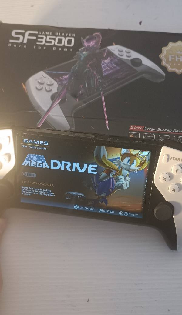استمتع بوقتك مع جهاز الترفيه المحمول SF3500! 🎮🎬
للبيع جهاز ألعاب ووسائط متعددة كامل:
✅ ألعاب كلاسيكية (PlayStation، Sega، والمزيد)
✅ شاشة 5 إنش لمشاهدة الأفلام والصور
✅ منفذ HDMI للتوصيل بالشاشة الكبيرة
✅ تصميم مريح ومثالي للسفر والترفيه
📍 متوفر حالياً.
🚚 خدمة التوصيل متوفرة لجميع المناطق!
للاستفسار، أرسل لي رسالة (العدد محدود).

کاتەکانت بە ئامێری SF3500 خۆش بکە! 🎮🎬
​ئەم ئامێرە تەنها یاری نییە، بەڵکو ناوەندێکی ترفیهی تەواوە:
✅ یارییە کلاسیکییەکان (PlayStation، Sega، و چەندانی تر)
✅ شاشەی 5 ئینچ بۆ سەیرکردنی فیلم و وێنە
✅ دەرچەی HDMI بۆ بەستنەوە بە تەلەفزیۆن
✅ دیزاینێکی زۆر ئاسوودە بۆ گەشت و کات بەسەربردن
​📍 ئامێرەکە بەردەستە.
🚚 خزمەتگوزاری گەیاندن (Delivery) بۆ هەموو ناوچەکان هەیە!
بۆ نرخ و وردەکاری زیاتر نامە بنێرە. أربيل, العراق


**إذا كنت صاحب هذا الإعلان وتريد حذفه لأي سبب، رجاءا أرسل رسالة إلى الدعم الفني**