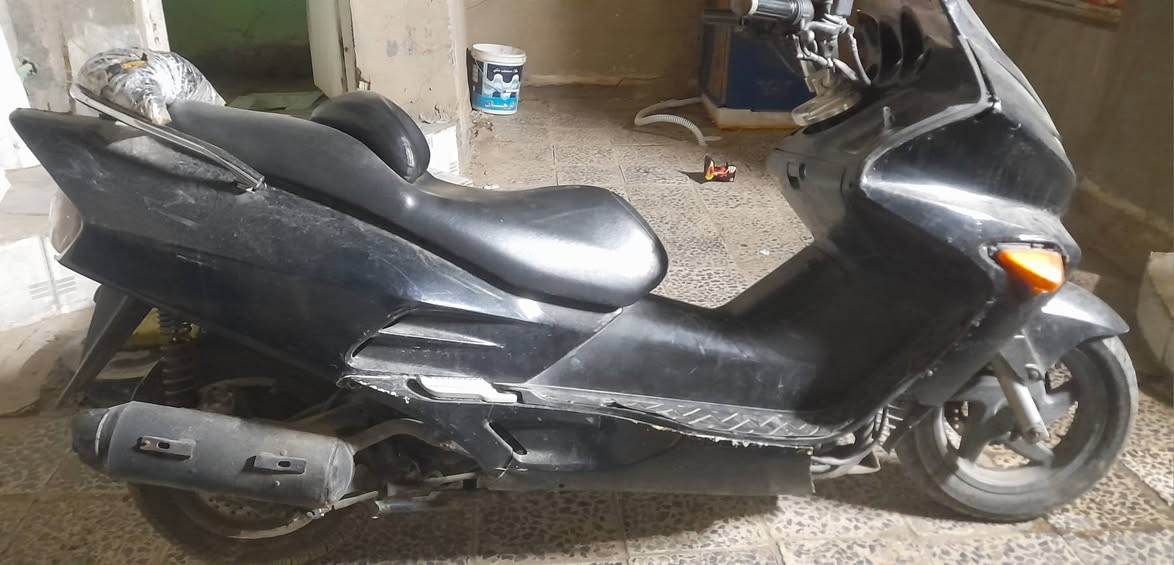 دراجه للبيع فورسه طافيه خابطه مي ودهن ابيع كوم حديد بكاني جسر ديالى الزعفرانيه هذا رقمي*********** بغداد, العراق
