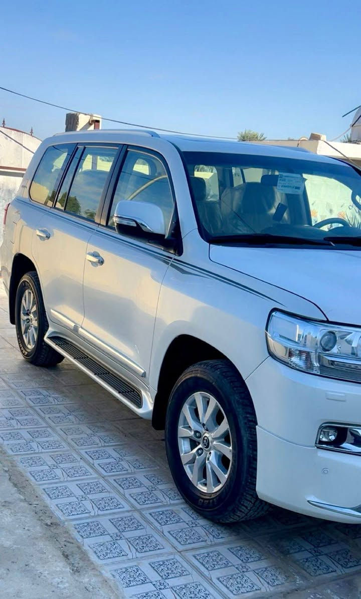 أفلح من صلى عل محمد وآل محمد الطيبين الطاهرين لانكروز البيع موديل ١٦ بريم فول ومكفوله رقم سليمانيه المكان ديالى البيع ترهم قسط بس فرق السعر الشراي بي خير ودلل ***********
