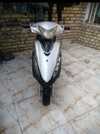 دراجه جي فور نضيفه كهربائيات شغاله هندر سلف 300اوبيهه مجال 07840093733