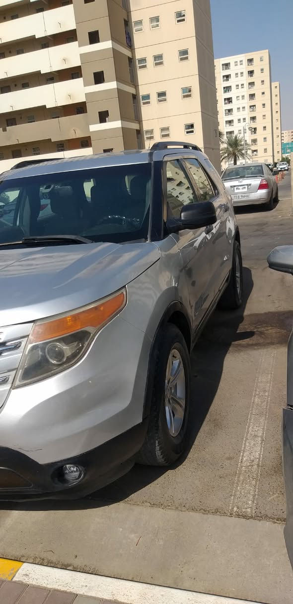 سلام عليكم ورحمة الله وبركاته اكسبلور 2012 بأسمي وارد حادث بس الجاملغ الامامي بدون دواخل السعر 125  بيع او مراوس 
***********
