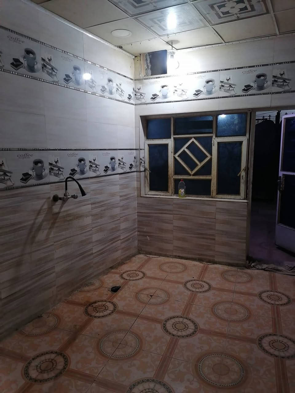 دار للبيع سند ٢٥ تحويل مباشر المساحه ١٣٥ متر في شارع بيت ال غضيب في الساحه المواجهه للحسينيه والبقال مكون من غرفتي نوم وصاله ومطبخ السعر المطلوب ٤٧ مليون وبي مجال للإستفسار الاتصال على الرقم *********** واتس اب وشكرا
