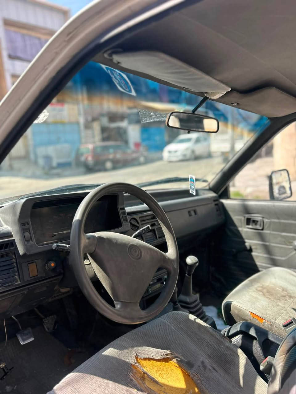 سلاوى خوا لة هةموو لايةك پيكاب مازدة دةبل اكسل تاك و نيو مؤديل ١٩٩١ گير عادى گير و مةكينة بةشةرت دوو پارجةى هةية تةقة و رةقة بةشةرت جوار تايةى خاوين هةموو عةيبى عةينة و كلاجةكة ما باقى بةشةرت ٤ وةرةقة خةرامةى لةسةرة سحرى ٤٨ وةرةقة و مةجالة شوين هةولير 
*********** أربيل, العراق
