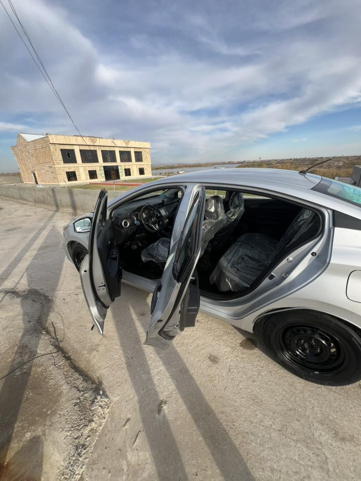 بسم الله والصلاة والسلام على رسول الله
🔹 للبيع نيسان فيرسا 2020 – فئة S 🔹

          رقم صلاح الدين دولي 

▫️ الموديل: 2020

▫️ الفئة: S

▫️ المحرك: 1.6 لتر – 4 سلندر

▫️ ناقل الحركة: أوتوماتيك CVT

▫️ الدفع: أمامي

▫️ المقاعد: 5 ركاب

✨ المواصفات:

✔️ شاشة لمس 7 إنچ

✔️ بلوتوث + USB

✔️ مكيف هواء

✔️ كاميرا خلفية

✔️ نظام فرامل طوارئ

✔️ تحذير مغادرة المسار

✔️ نظام أمان عالي

🚗 السيارة عملية ونظيفة، 

ضرر جاملق السايق وبنيد 

سعر 120 

📞 للاستفسار: ***********
