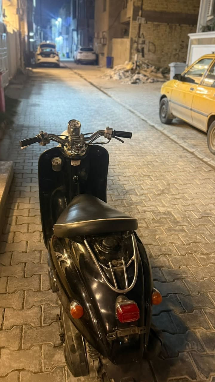 دراجة كلاسك 60دراجة كلشش حلوة دراجة خير من الله كلشي بيه شغال هندر نكرة سلف بكل وقت  مابيه كل نقص دراجة تاخذه ربع دينار مذب عليه  مرواس او بيع سعره 300بيه مجال موشراي يرحم ولديكم لاتكسرون بحلال عالم شراي يتصل متواجد اي وقت رقمي*********** متواجد اي وقت وتساب فقط
