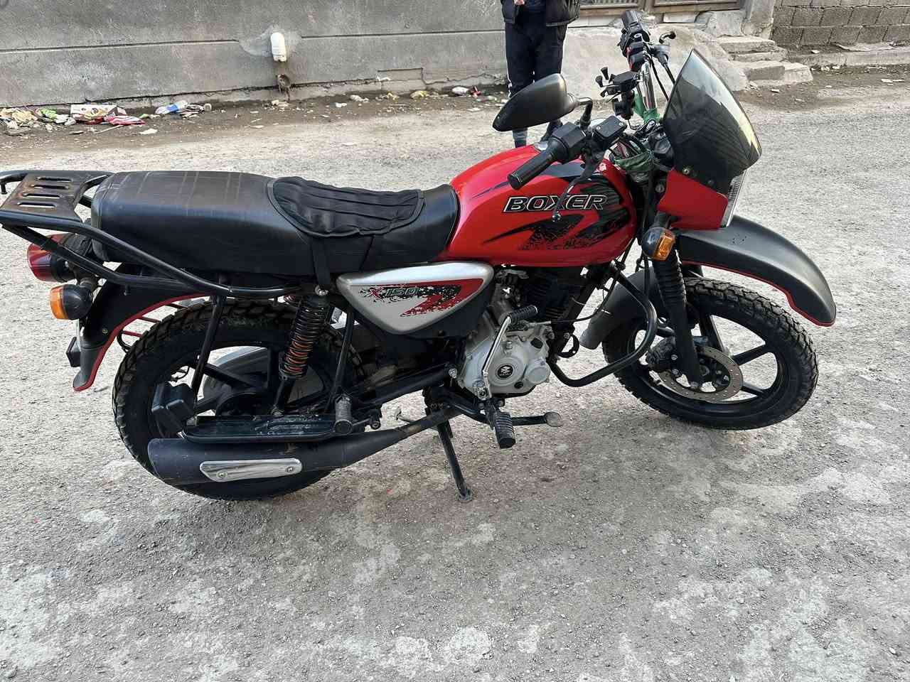 السلام عليكم بوكسر للبيع
موديل 23 نازلة ٢٤ شهر ١٠ مرقمة لوحتين إنكليزي بغداد 

ماشيه 8 ألف حقيقي 

مامشتغله دلفري 

كامله مكمله 

للتواصل الاتصال بهذا الرقم ***********
