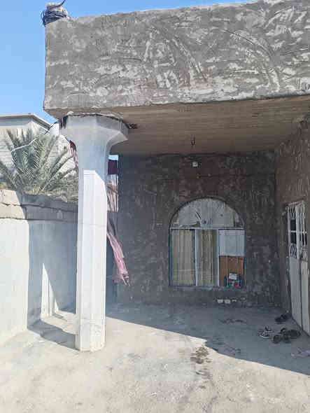 سلام عليكم   اعيد النشر   دار للبيع المساحه 200/متر العنوان بعقوبه تقاطع الساده الحي العسكري قريب عن الشارع العام بناء قديم   موجر حالين  رقمي  الاسيا صاحب الدار     اثير   *********** ***********/ السعر ٦٠  وبي مجال للطيبين  بيت قريب علا الشارع العام وموجر وكافه الخدمات ماء مجاري تبليط
