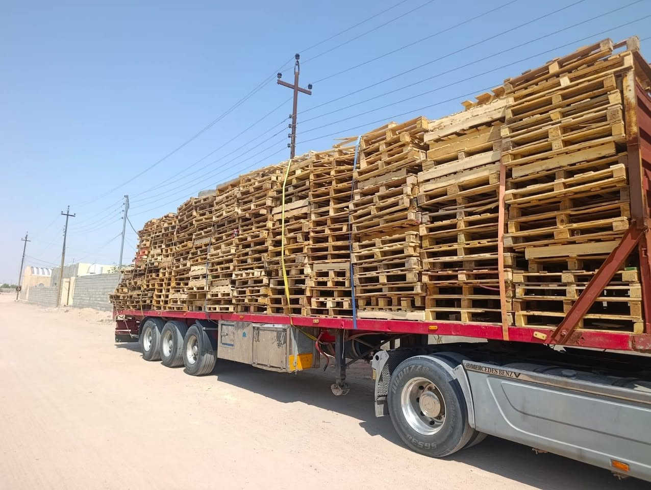 سكيب للبيع سعر مناسب
عدد 600 سكيبه 
مكان البصره 
للستفسار ***********
