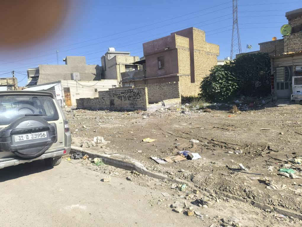 قطعة ارض للبيع السريدات القديمة المربع الثاني على الشارع تبليط محاور سكلة ابو حقي مساحة 75 متر واقح حال 100 متر يعني مثل التشجير خدمات كاملة ماء كهرباء مجاري زراعي سند 25 السعر 20 مليون وهذا سعر اقل من اسعارها اهواي لأن محتاج للاستفسار الاتصال على *********** بغداد, العراق
