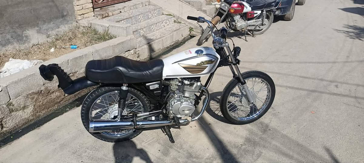 السلام عليكم شباب دراجه للبيع شاصي 19 تعمير جديد 2025 مكفولة كشن دبل قاعده ماشه تفصال مكينه انتنس جاهزه مكاني ذي قار الفجر ***********
