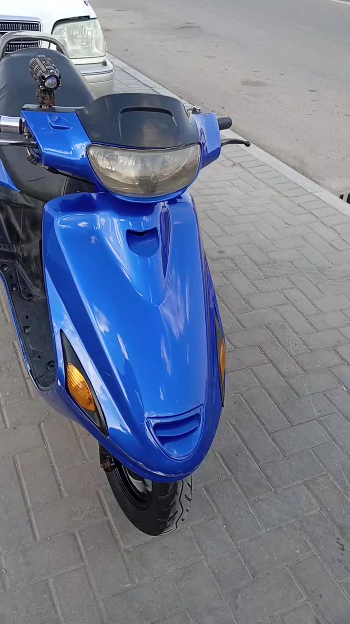 السلام عليكم دراجه للبيع فراشه مكينه جديده كهربائياته كلها شغاله دكه هندر نقصه بس باتري دراجه جديده مثل ما واضح بتصوير مكينه ما مفتوحه مكينه ناعمه مكان بصره قبله حي الجامعه السعر500رقم الهاتف ***********
