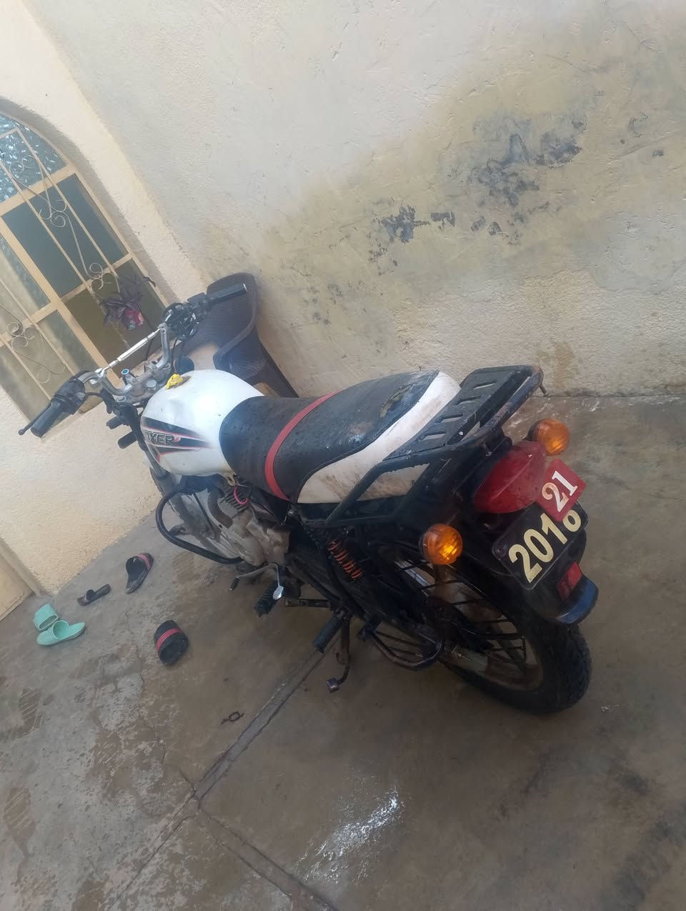 بوكس متروك موديل 18 دراجه شغاله  السعر 250 وبي مجال قليل المكان جلولاء الستفسار على الرقم *********** والخاص هم مفتوح
