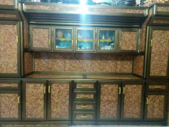 يتوفر كاونتر كبير تسع مترات يتكون من أربع قطع المكان الرمادي منطقه الشركه سعره 700 الف للتواصل والاستفسار خاص او واتساب ***********
