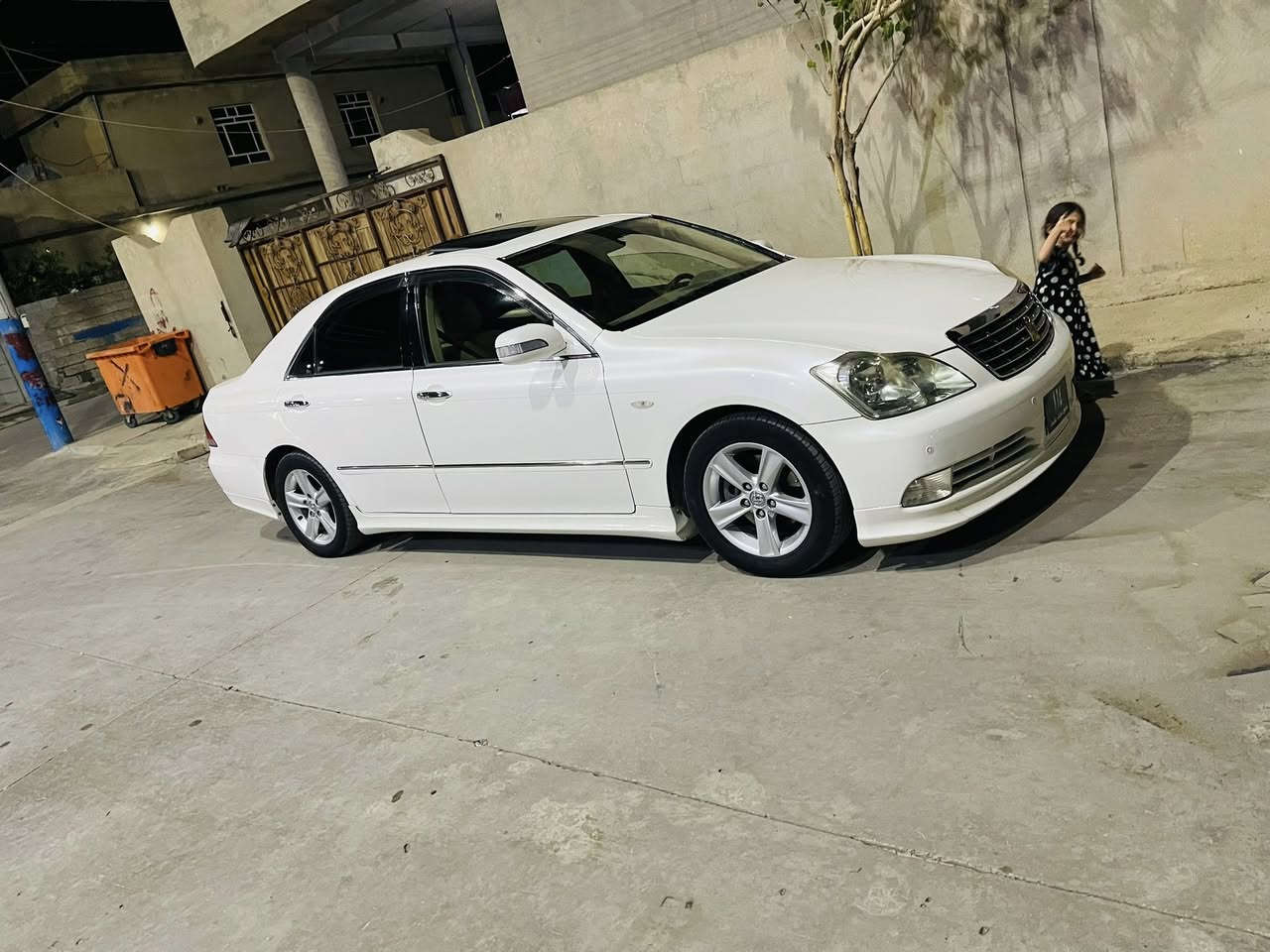 ماشاءالله
شاهينه ي ٢٠٠٥براوا نمونه له جواني مه كينه ١٨٢بيدوكه ل
ده حامي بوده حامي به شه رته. كامل كامل مه زبوت كراوا ٢٥٠مه سروفي تيدا نيه 
جالو شوختي نيه. ساردي مه زبوته كه رمي مه زبوته بريكي به ستراوا. جامي هه ل كيراوا. به وشه رته له رسمه كان جوانتر بيت. ٣سي دوكمه ي به رده يه. سه ياره ي مال بوه باتري تازه يه. سلايته. ئاوينه ئيشاره ته  نمونه له جواني 
شوين ژاراوا قه لا دزي
سحري ٥٩كه لا و كه كه ميك مه جال
***********
٥٩كه لا
