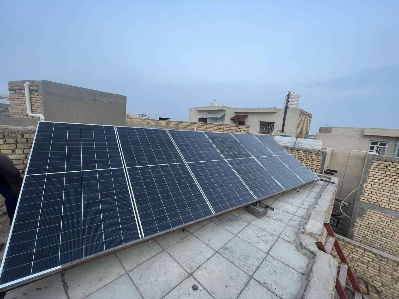 تم بحمد الله إنجاز تنصيب منظومة طاقة شمسية جديدة في مدينة الناصرية وفق المواصفات الفنية المعتمدة،
للاستفسار مراسلة الصفحة او الاتصال 
***********
#مكتب_الساير_للطاقة_الشمسية
