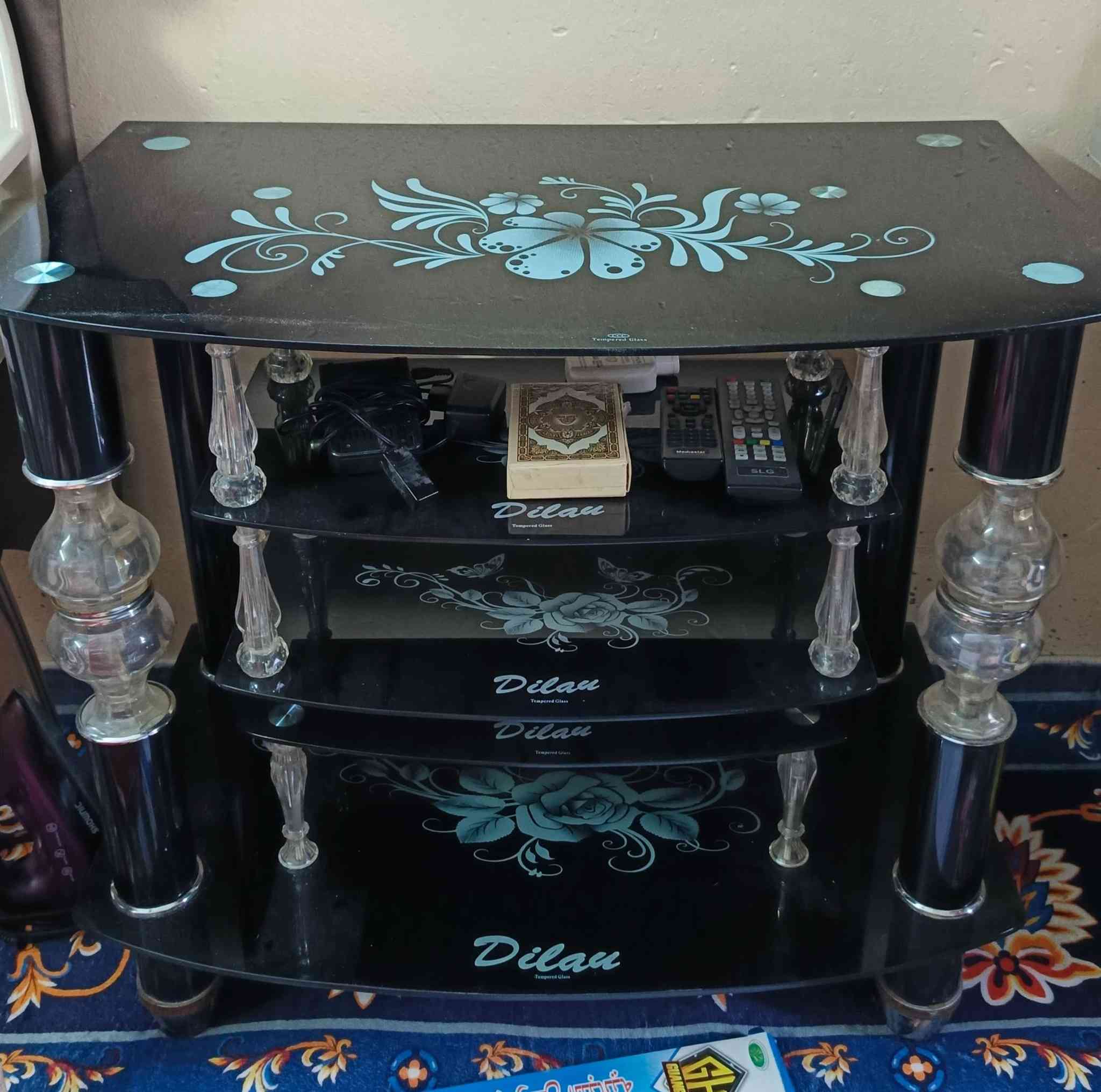 للبيع 🔴🔴🔴
كنتور 5 أبواب (مستعمل نضيف) 225 ألف
ميز زجاج 25 ألف
ميز بلازمة 35 ألف

للتواصل
***********
***********
