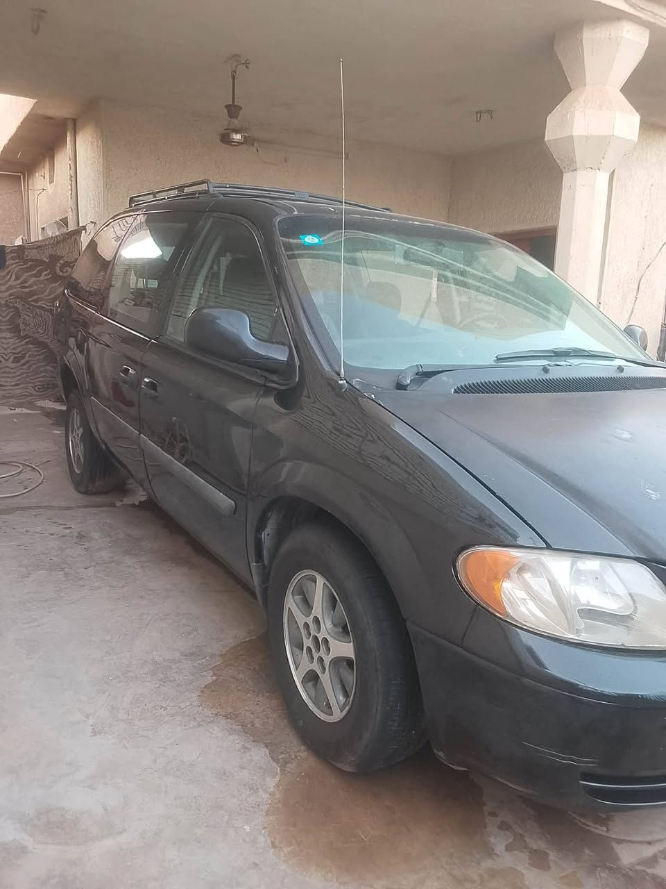 سلام عليكم شباب للبيع دوج كرفان 2007 شاصي طويل 3قطع تبريد شغال كشانت بلع منفصله سياحي مكينه 3300 كير مكينه مكفولات صدر امامي خلفي حلو سياره جاهزه من كلشي نضيفه حيل مال جناي بدون ضرر فقط صبغ احزام جماليه سعرها 70او بيها مجال بسيط موبايل *********** هزه أو رقم أو سنويه جديد لل 2029
