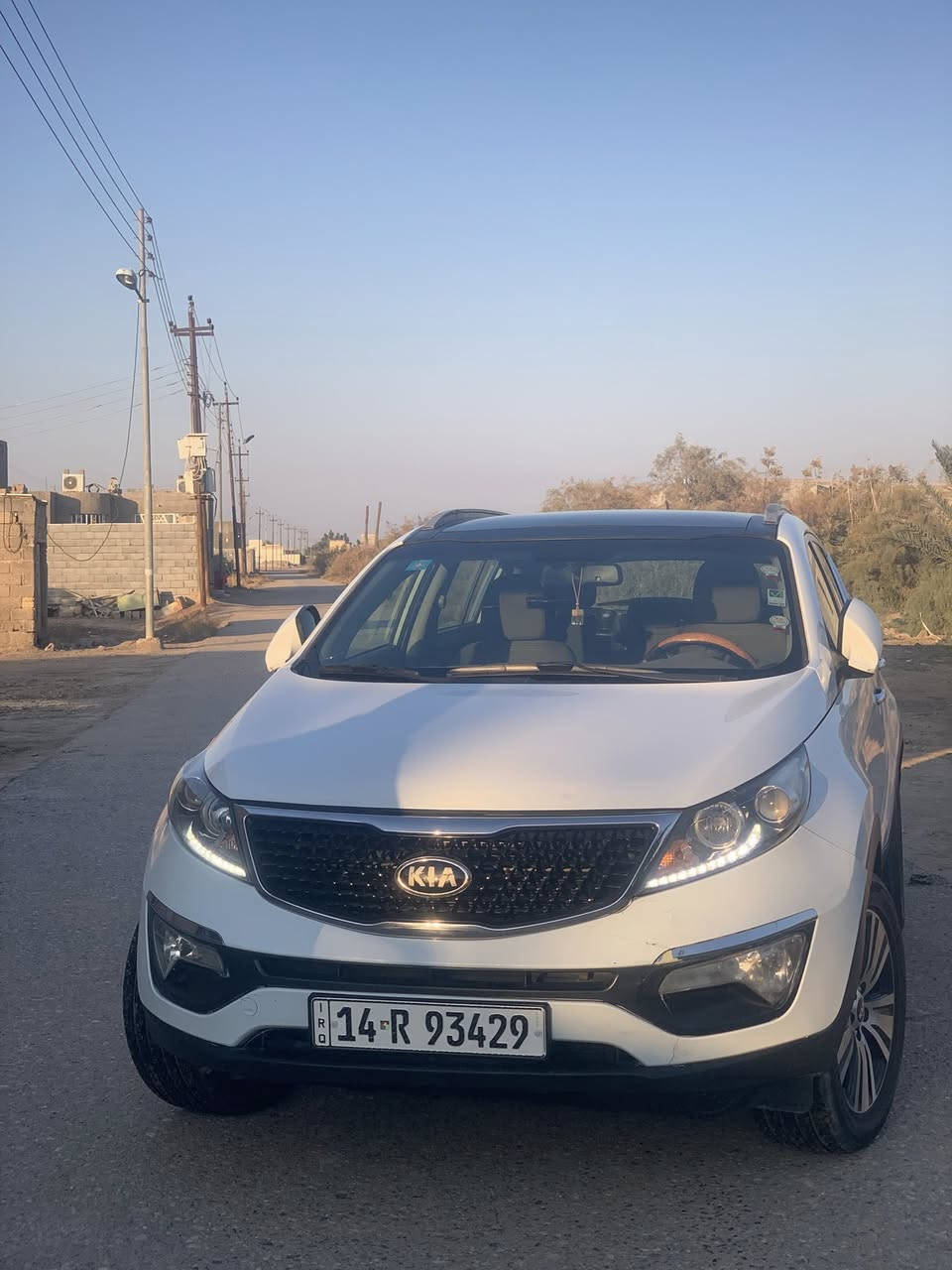 السلام عليكم
سبورتج 2015 خليجي فول عدا البصمة
السيارة محرك 2000 دوش المرغوب
مواصفات السيارة 
1-حساسات
2-انظمة قيادة ECO,SPORT, Economic
3-كشنات كتان حضن
4-كامرتين دوارة
5-لايت إيل أي دي
6-كشافات زينون
7-بانوراما كاملة
8-رقم انكليزي بصرة
9-مرايات شفط
10-اشاير بالمري
11-ليد نهاري
12-تحكم مقاعد بالكامل
13-شاشة
14-مثبت سرعة 
15-حساسات
16-ويل كب
17-اريل نڤيكيشن
18-إنضمة ترحيب
———————————————————————هاي كُل مواصفات السيارة ،السيارة نظيفة 100/100 مال بيت ما متعوبة السيارة ماشية 160الف
———————————————————————ضرر السيارة قطعتين صبغ وبارد وطخة بسيطة الباقي كفالة عامة 
———————————————————————السيارة صالحة للمراوس و للبيع السعر المطلوب 160
———————————————————————مكان السيارة بصرة - شط العرب - الزريجي
———————————————————————للاستفسار ***********:
