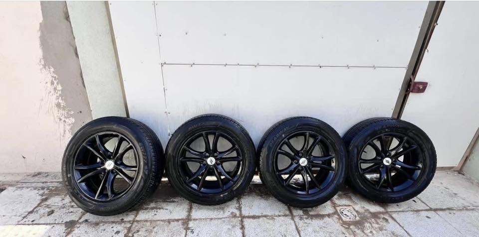 السلام عليكم ويل 18كامل هوه وحساسات 4 لاتصليح ولا عواج  مكفول ويا تخم تاير رايده ب 3$
مكاني ديوانيه ***********
