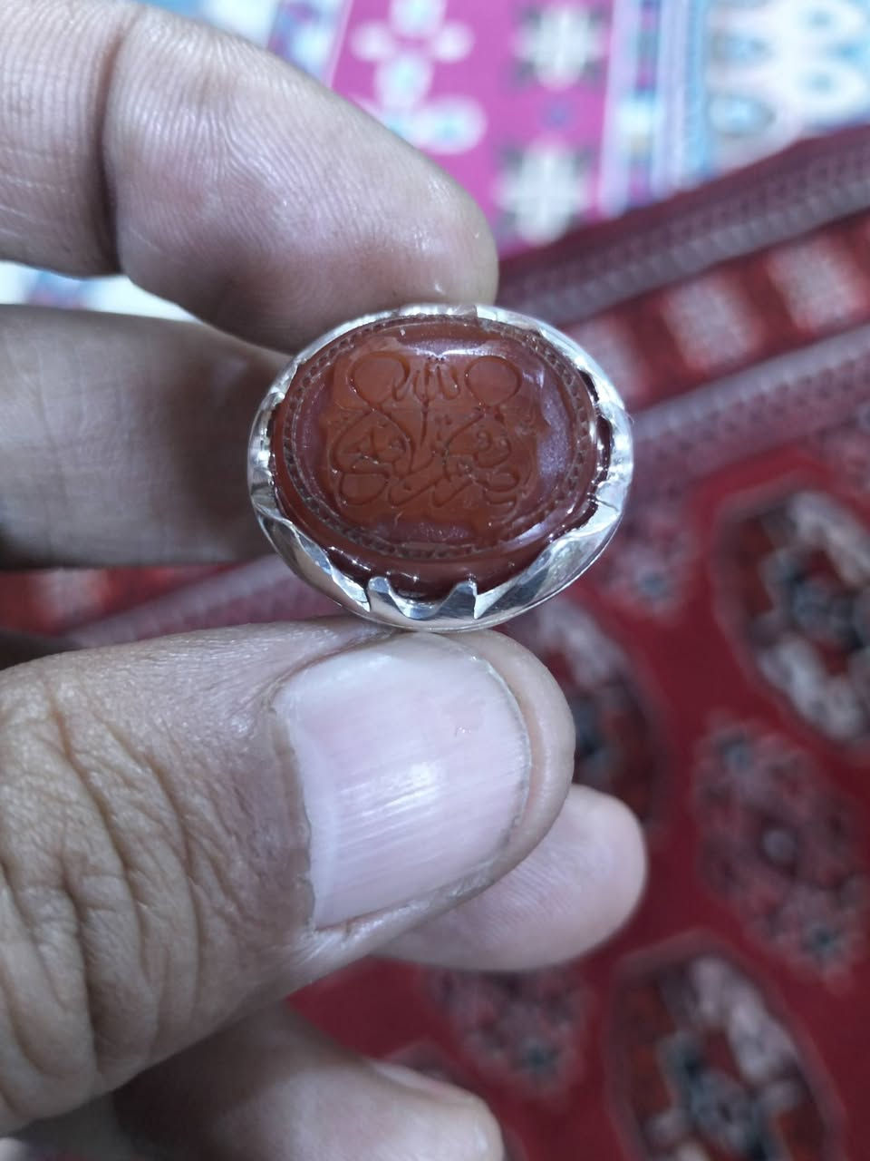 منقوش عقيق يماني 
نصر من الله وفتح قريب 
***********
