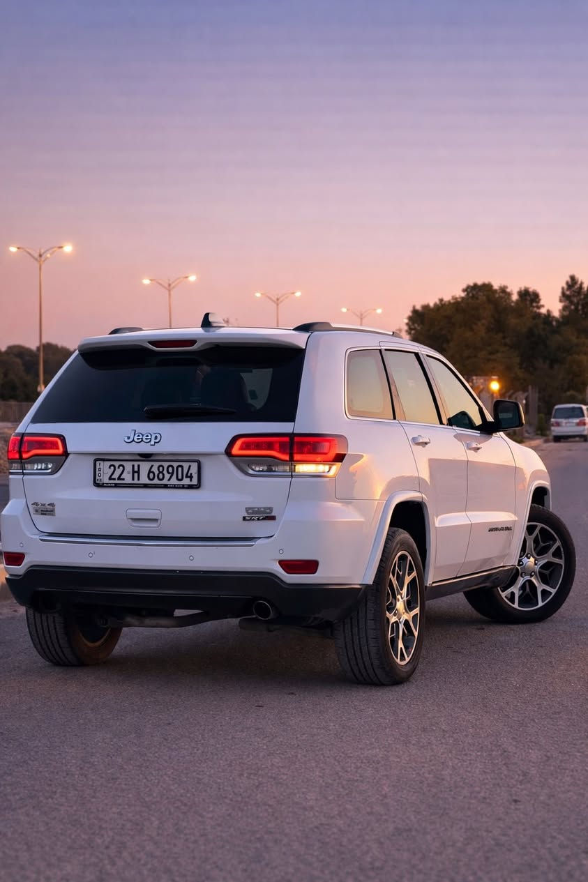 جيب كراند شيروكي 2018 لمتد استيش 
فول مواصفات (((#كلين_تايتل))) 
كلشي على وضع الشركه

جنطه كهرباء 

حساسات خلفيه 

توقف ذاتي اوتو هولد

اشاير بل مري 

بصمه 

شاشه كبيره 

تبريد شاشه 

دفع رباعي 4*4

كشنات جلد + مخمل +تدفه كشنات وستيرن

فتحة 

فول تحكم ستيرن 

مثبت سرعه 

لايت زنون 

كشنات كهرباء 

كامره خلفيه 
وضعيات قياده 
فول بعد بيه هواي موصفات 

رقم اربيل بسمي تحويل 

مكاني بغداد 
***********
