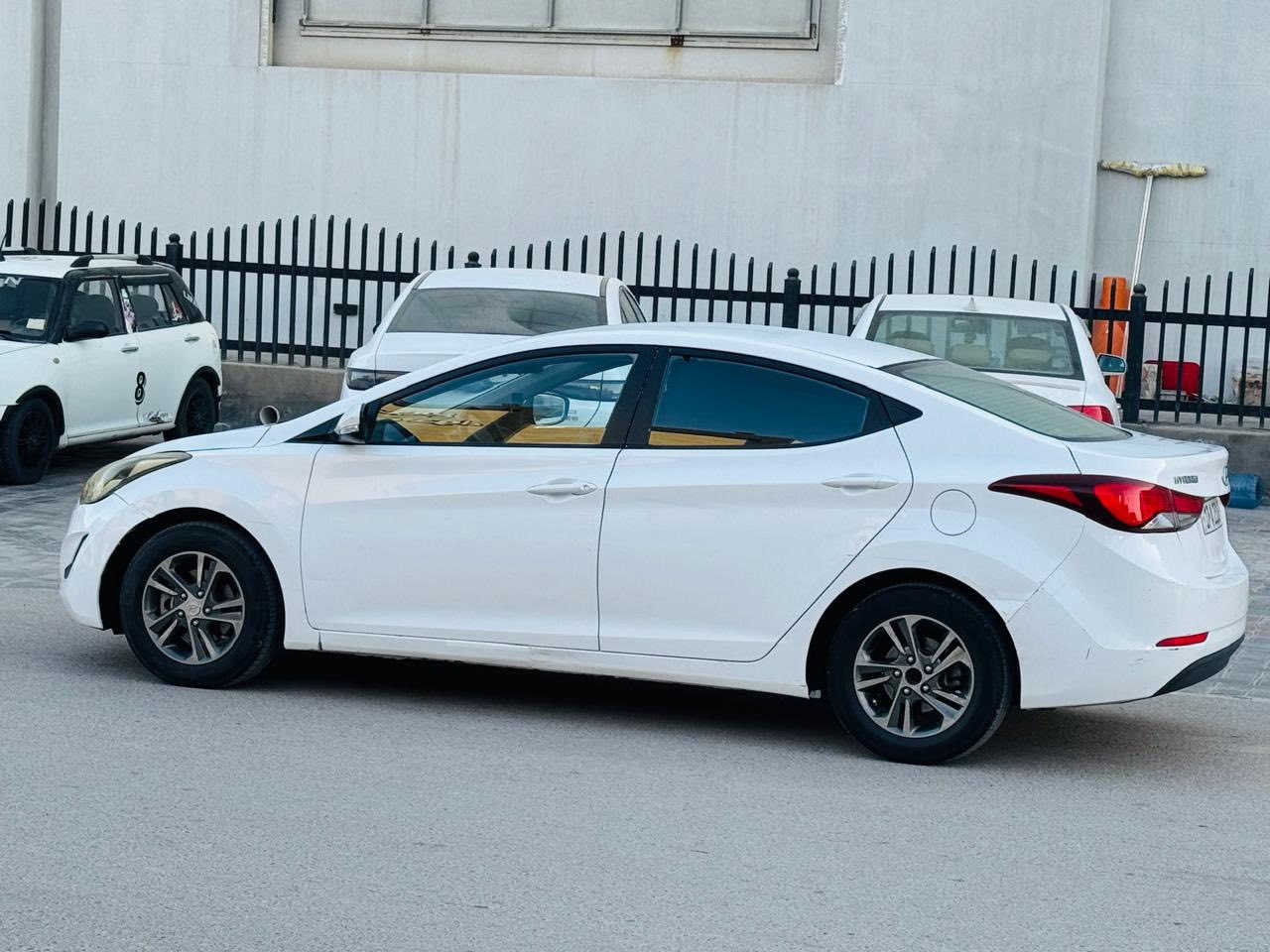 السلام عليكم الانتره 2015 خليجي سيار جديد كير محرك حداديه تخم تاير كله جديد رقم مثنئ دولي بسمي  سنويه 28 مكان سياره سماوه السفسار ***********
السعر 107 وبيهه مجال
