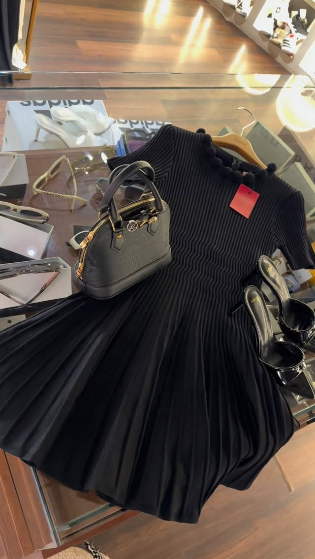 ⁨	NEKST FASHION🔥🔥 فرع زيونه🔥وصل الفستان ابكثل من موديل فستان عالمي بل لبس ✈️✈️🔥💣
‎💥 للحجز دايركت وتساب ع الرقم***********
‎ الفرع الاول المنصور مجاور كراند سماره 
‎الفرع الثاني زيونه شارع الربيعي مجاور هدىً يوسف مجمع علي جارالله 🫰الفرع الثالث المنصور مجاور سهام العبيدي مجمع صوفيا سنتر🔥 #مشاهير العرب #مشاهير_الانستقرام#هيفاء حسوني#  #وليان_البياتي اكسبلور_explore مشاهير_العراق مشاهير_العرب اكبر_تجمع_لبنات_العراقاكسبلور_فولو _فولو⁩⁩⁩

