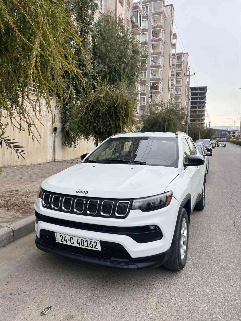 جيب كومباس ٢٠٢٢ فئة latitude محرك ٢.٤  فول موصفات بصمة تشغيل عن بعد ابواب بصمة  شاشة كاميرة كشن جلد هيتر بريك بصمة شاشة carplay وايرليس ٤*٤ دبل اكسل لايت زينون بلادي رقم و سنوية جديد سعر ١٣٨ ورقة و بيها مجال عنوان دهوك قضاء بردرش *********** واتساب دهوك, العراق
