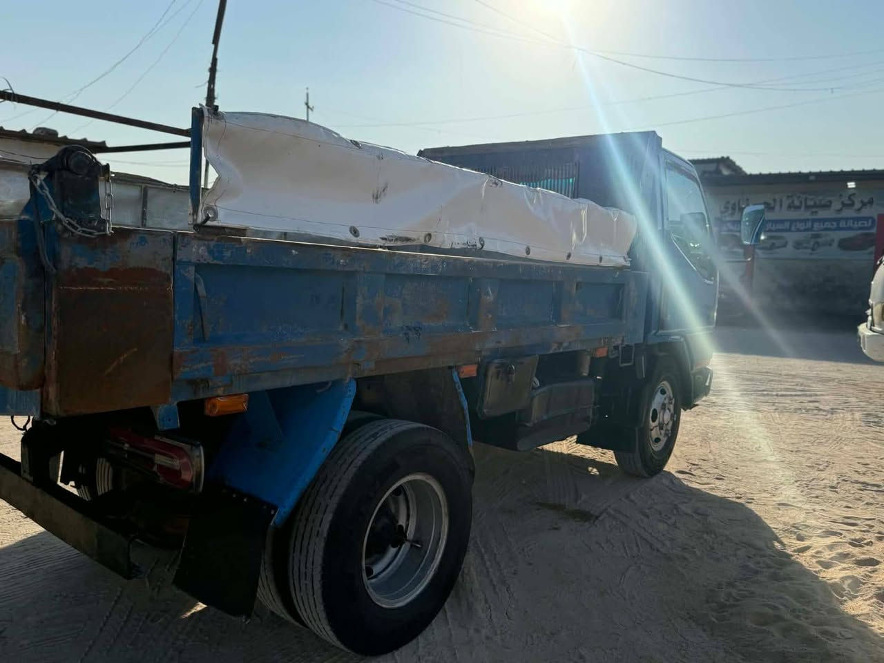 سلام عليكم للبيع كنتر بزون فحل
سياره مكفوله كفاله عامه 
تخم تاير 
شاصي مكفول
مكينه بيه تبخير  فقط بدوم تنقيص
كير وحداديه خير من الله
كهربايات كوله شغاله
السعر 125وبيه مجال
الرقم ***********
