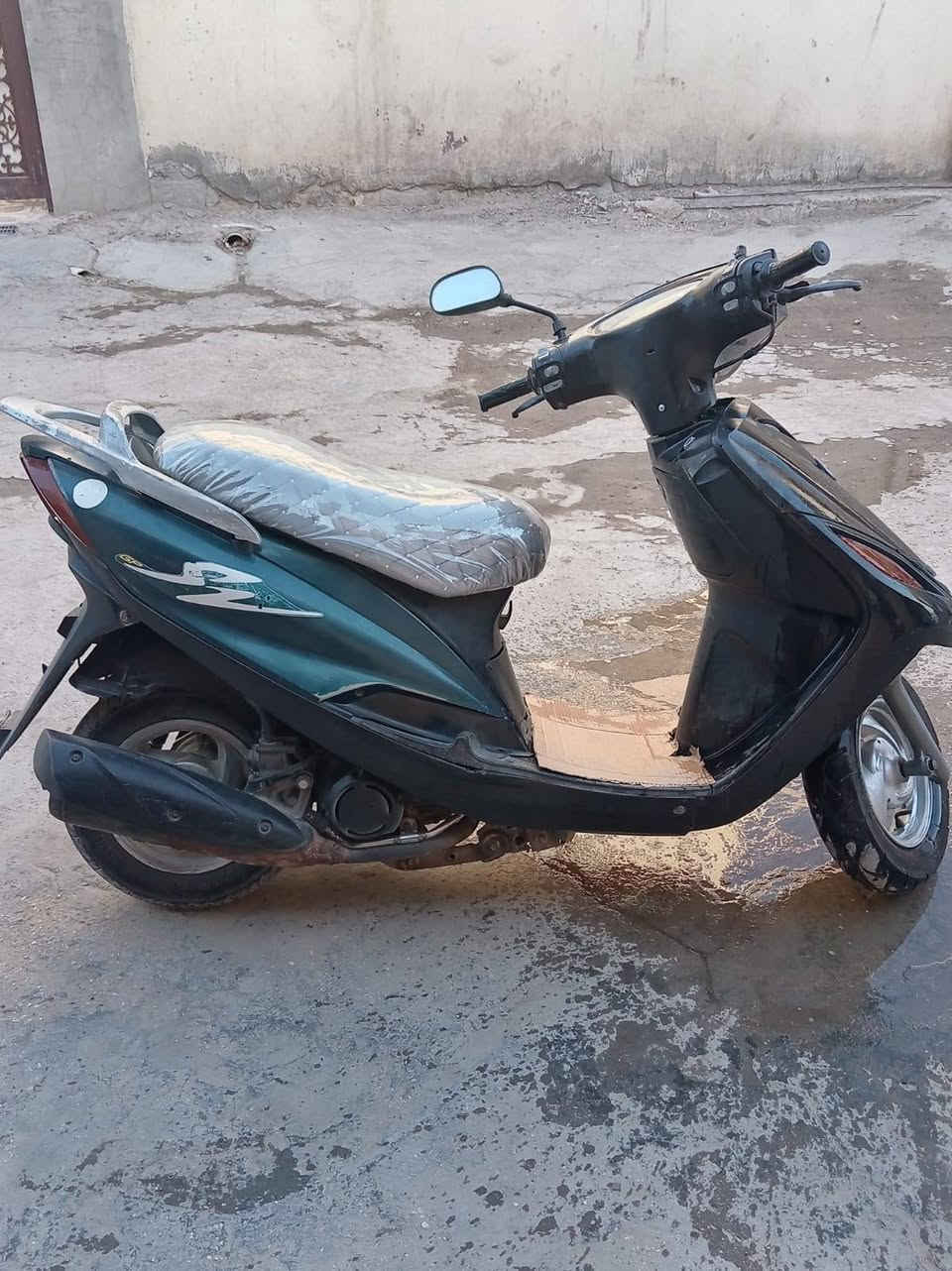 السلام عليكم دراجه ماكس عضم سرعه ١٤٠ مكينه مفتوحه السعر ٢٥٠ وبيه مجال مكاني بابل المركز  اتصال***********
