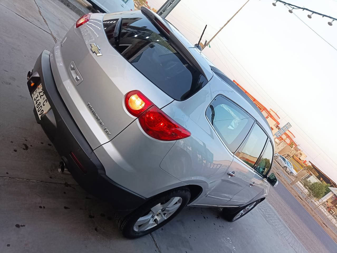 آلسلام عليكم شيفروليه ترافرس LTZ ملكي موديل 2012
لون سلفري صدفي 
وارد امريكي بيها 4 قطع بخ 🫟 كشن كهربائي 7 راكب ملكي تبريد ثلاث قطع خير من الله ثلج تدفئه شغاله محرك 6 سلندر 3.6 كامره خلفيه حساسات شاشه اصلي تشغيل عن بعد صندوق كهربائي
لايت اوتو جنجر 9 اقراص كشنات تدفئه هوك خلفي حساسات خلفي شاشه جبيره سماعه دمام 
 رقم جديد دولي تحويل وكاله حاضر هزه جديد سياره جديده بمعنه كلمه ماشيه 180 الف حقيقي مكينه وكير وحداديه كلهن بشرط كارتون مكان السياره البصره 
     السعر 95 وبيها مجال للطيبين
 ***********
