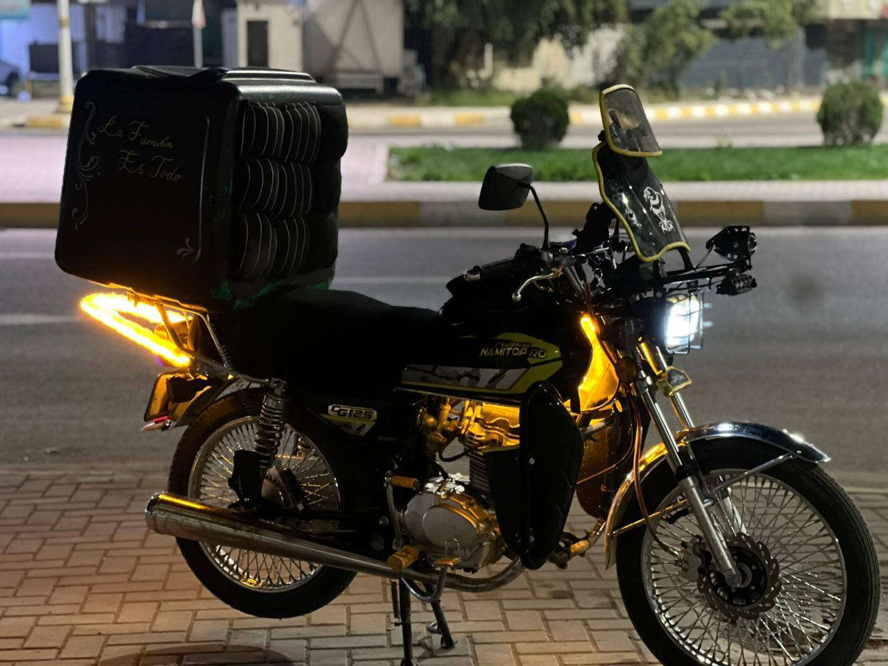 نامة برو للبيع رقم وسنويه صلاح الدين ماشيه 9000نظيفة وضع الشركة للأستفسار عن السعر ***********
