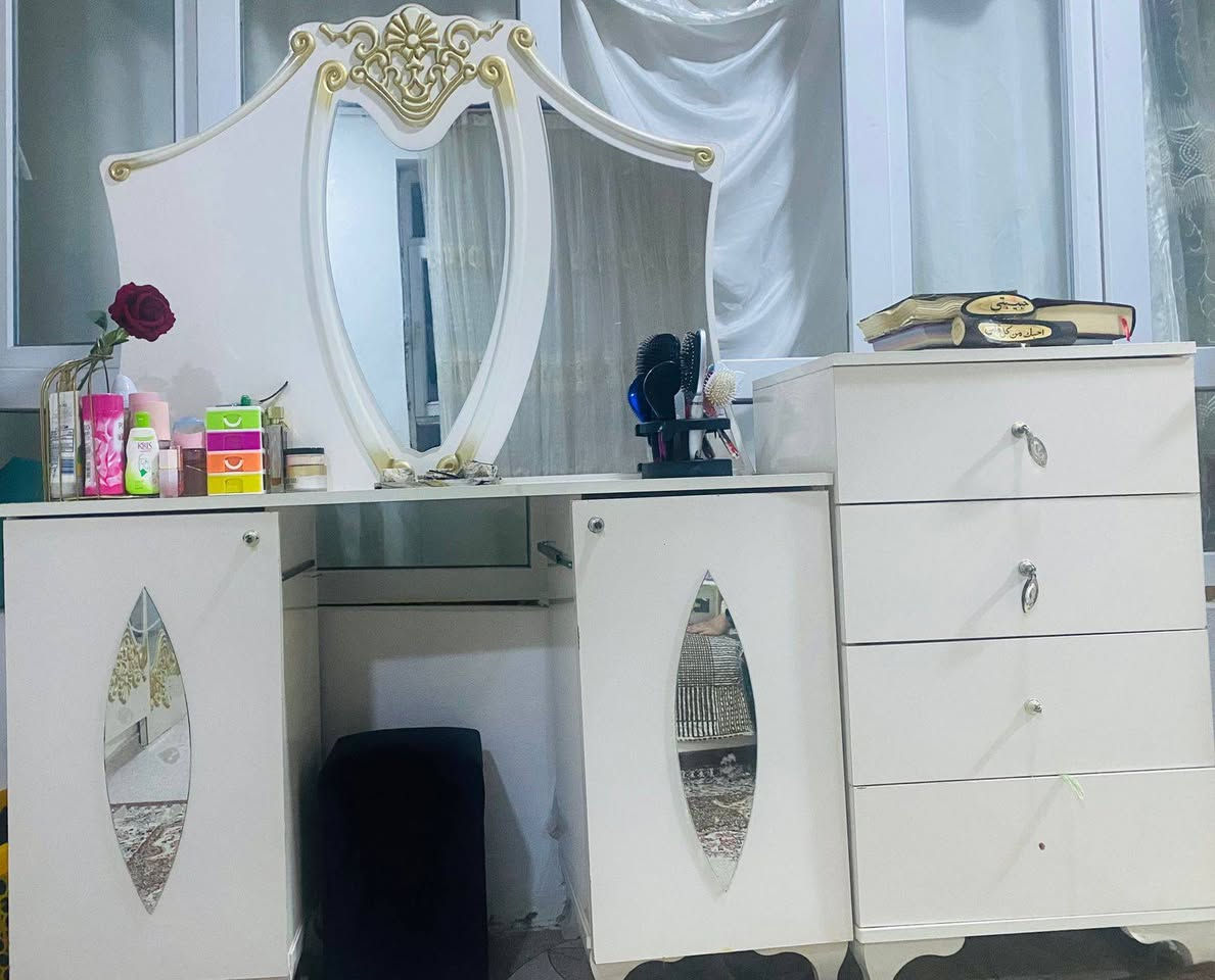 غرفه نوم تركي ناقصهه بس كمدينه وحده الي تكون بصف تخت ولباب مابي شي يرجع ينشد سعرهه 300 وتوصيل باب بيت مجاااني


**إذا كنت صاحب هذا الإعلان وتريد حذفه لأي سبب، رجاءا أرسل رسالة إلى الدعم الفني**