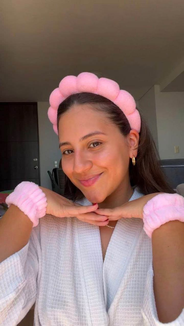 رجع توفرررررر 😍❤️

🌸✨ دلّلي نفسج✨🌸

سيت للعناية 😊 طوق + معاصم 😊
جربـي طوق الشعر ومعاصم اليدين 😍😍 المخصصات للعناية بالبشرة 💆‍♀️💖
طوق يبعد الشعر عن الوجه  
والمعاصم تمنع نزول الماء
وللتمكني بروتين عناية فاخرة 😍🛁🪞

📦 متوفرين بجودة عالية وتصاميم كيوت!
خلي عنايتج بنفسج متكاملة ومن دون تعب 😍 
متوفر ب 6 الوان 🩶🤍🩷🩵💜❤️

#الاصلي 💯✔️

🚘 يوجد خدمة توصيل لجميع محافظات العراق ٤ الاف 🚘 بغداد, العراق


**إذا كنت صاحب هذا الإعلان وتريد حذفه لأي سبب، رجاءا أرسل رسالة إلى الدعم الفني**