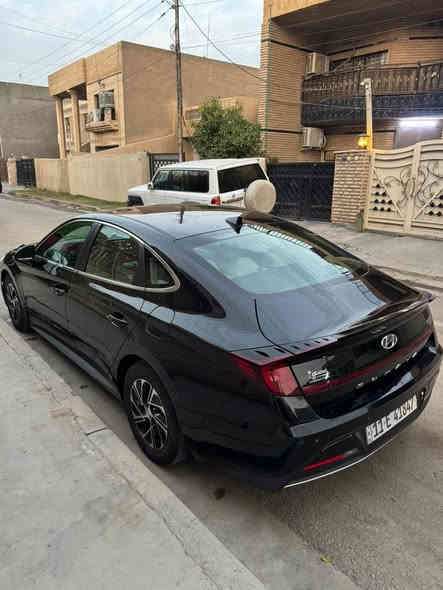 Hyundai Sonata 2022
هيونداي سونات 
  تشغيل عن بعد 
اتوماتيك تيبترونك 6 غيارات 
وضعيات قيادة متعددة .. رادار .. دخول وتشغيل ذكي .. اوتو هولد  .. تلفون اساسي بلوتوث .. مكيف ديجتال .. كشاف ضباب .. تحكم طارة .. تثبيت سرعة .. 6CD AUX USB ..حساسات خلفية .. انارة نهارية LED أمامي خلفي 
بالإضافة الى المواصفات الأساسية ..  
 
المحرك  2.0v   بينزين
العداد 50 ميل 

خالية البخ تماماً من الداخل والخارج تماما 
حادثها موضح بالصور البقيه مكفول
السعر $ 175
السيديه ***********
