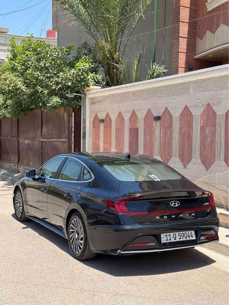 كاميرات 360 
رادارات 360 
تحديد مسار 
قيادة شبه الية 
تدفئة تبريد كشنات 
تدفئة ستيرن 
قماره خلية طاقة شمسية 
شحن واير ليس 
تتقدم وترجع بالبصمة 
داتا شو 
بعد بيها هواي مواصفات 
حادثها بنيد وخشم الجاملغ جها السايق والجاملغ الخلفي بيها رصعات بسيطة بالباب العكس السائق 
ماشية 111الف كم 
*********** بغداد, العراق

