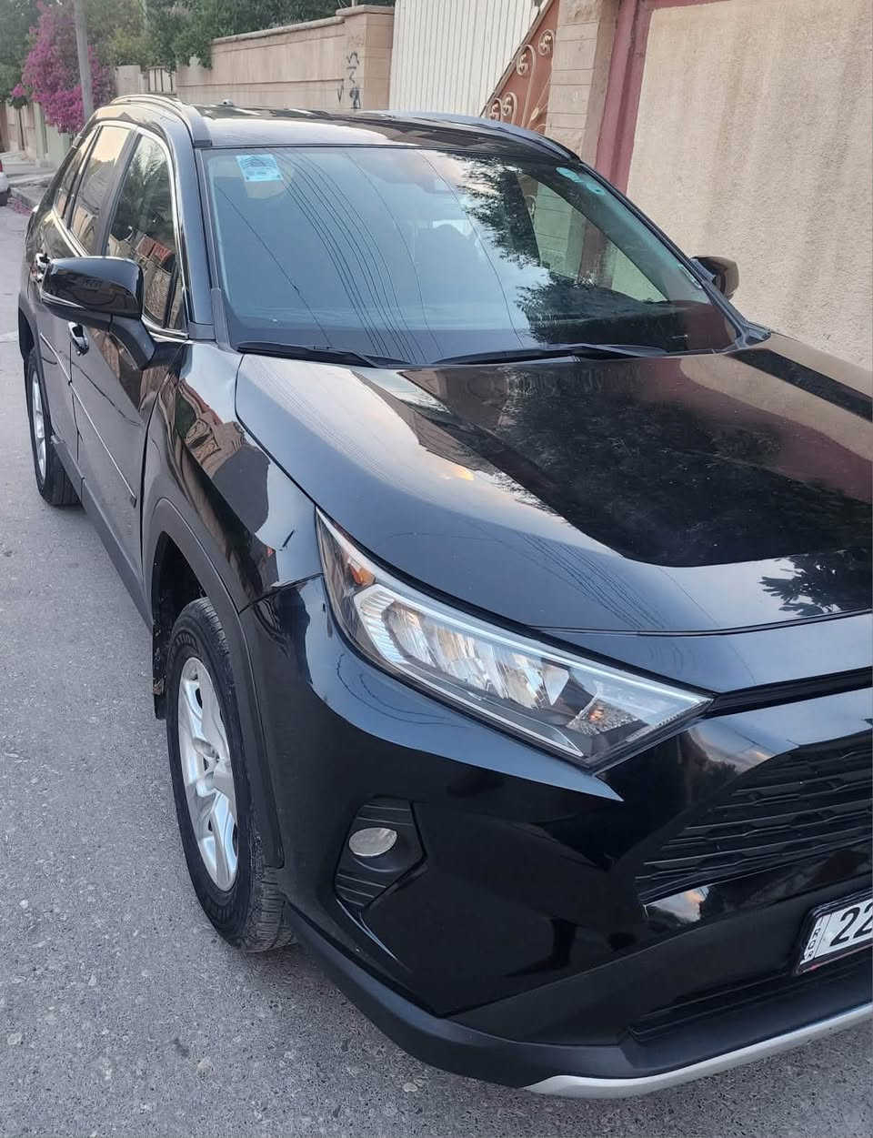 راف فور XLE 2019
فول مواصفات عدا الفتحة
ضرر جدا بسيط خشم البوند 
السيارة استخدام قليل جدا ماواصلة صناعة 
رقم سنوية هزة جديد 
السيارة بدون ملاحضات خارج داخل 

السعر 190 
***********

