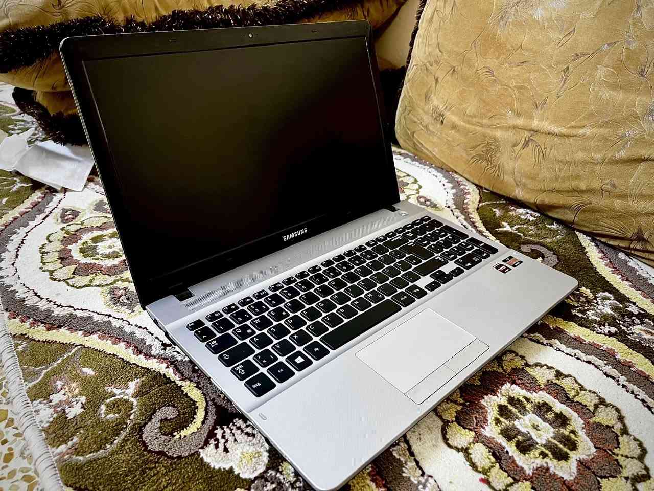 السلام عليكم 
جهاز لابتوب samsung 
RAM 4GB 
HARD 500GB 
Processor AMD E2-2000

السعر 150 الف
المكان الموصل الجانب الايمن


**إذا كنت صاحب هذا الإعلان وتريد حذفه لأي سبب، رجاءا أرسل رسالة إلى الدعم الفني**