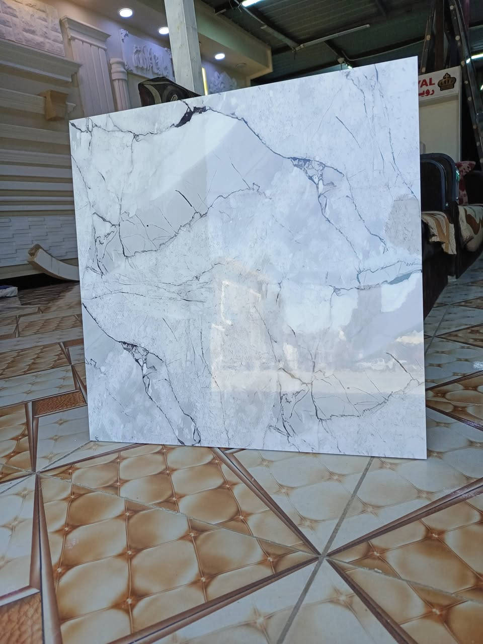 تم وصول ارضيات+جدران درجه أوله العنوان الصويرة تقاطع حي الزهور استفسار ***********/***********
