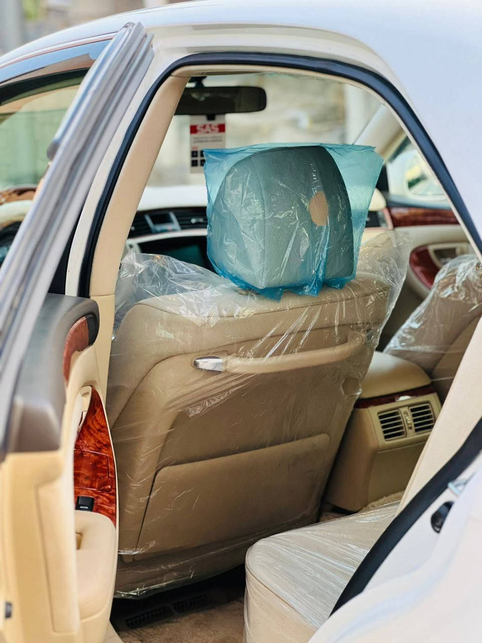 تویۆتا كڕاون شاهینە Royall Salon مۆدیل 2005  بەس موسە شوێنی بڕاوەكەی بۆیاغە 182گێر گەورەی مەكینە گەورە (مەرغووب) سێ دوگمە  بەسمە ڕەش ناو زەرد  پەردە لایت و ئاوێنە ئیشارەت ناوچەی كوێر تەبرید ساردوگەرم گێر و مەكینە بەشەرت تایەی تازە سەیارەكە سەقفی وەك شووشەیە هیچ چاڵ و چۆڵ و شوخت و قوپاوی بەهیچ شوێنێكیەوە نی یە زۆر زۆر جوانیش ماوەتەوە و زۆریش تووند و تۆلیشە هەر هەموو مەسرەفێكی لێ كراوە و هەموو شتێكی بەشەرتی دە وەستا
ناونیشان ڕانیە
ژمارە موبایل ڤایبەر و تلیگرام و واتساب 
***********
تكایە ئەگەر موشتەری تەلەفۆن بكە یان لە مەسەنجەر نامە بنێرە
تکایە کە مشتەری نیت سەرم مەیەشێنە لەگەڵ ڕێزم
تاقانەی بیتوێن و پشدەر
