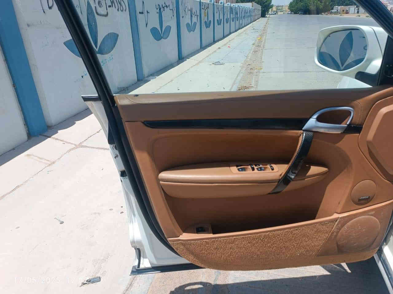 للبيع بورش كايين خليجي موديل ٩ كير محرك مكفولات ٨سلندر حداديه خلفي امامي جديده تخم تاير جديد كهربائيات شغاله تبريد شغال السياره جاهزه من كلشي فول مواصفات بيه صبغ باب عكس السائق الخلفي  مكاني بغداد او مراوس يراسلني ونتفق وسهله
السعر ١١٠ مع المجال 

***********
