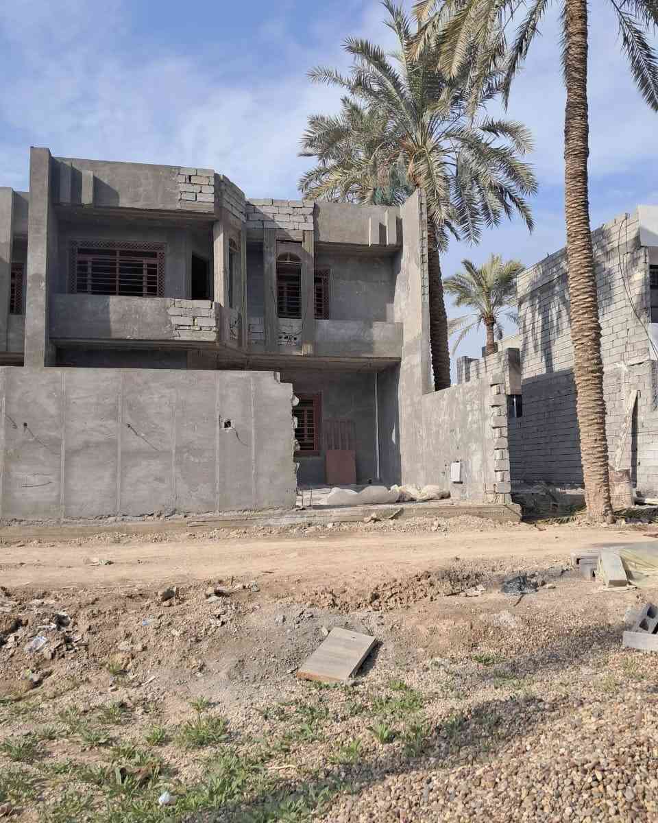 🏠 دار للبيع بنظام الأقساط – فرصة ذهبية
📐 المساحة: 144 متر
📏 الواجهة: 9 متر
📐 النزال: 16 متر
✨ مواصفات الدار:
▪️ كراج سيارة
▪️ حديقة صغيرة
▪️ استقبال واسع
▪️ مطبخ
▪️ حمّامات صحية
▪️ غرفة نوم
⬆️ الطابق الثاني:
▪️ غرفة ماستر سويت
▪️ بلكونة
▪️ سطح
🏗️ نوع البناء: جديد 2025
🛠️ الحالة: قيد الإنشاء – تشطيب حديث
⏳ مدة التسليم: 30 يوم
💰 البيع بنظام الأقساط 
الدار 165مليون مجموع 
مقدمة 60مليون  وباقي اقساط 
📞 للتواصل والاستفسار: ***********
شركة أبرو للاستثمار والتطوير العقاري
