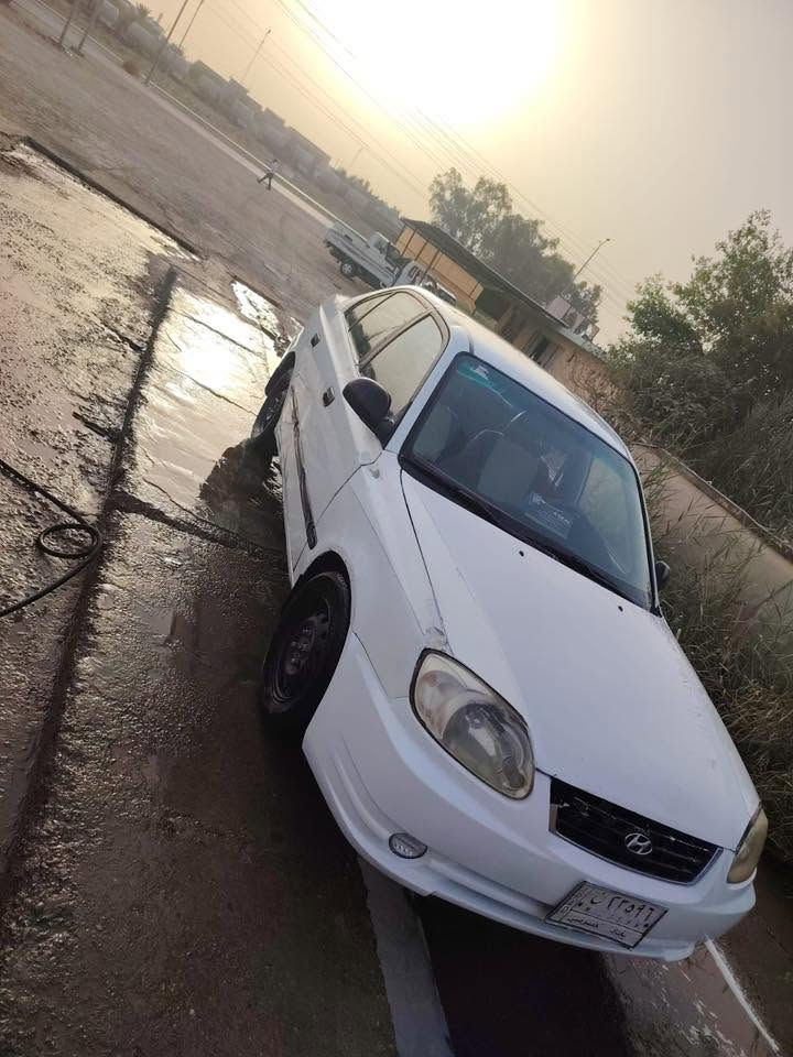 السلام عليكم سيارة اكسنت للبيع موديل 2004 السيارة جاهزه من كلشي بيه خيط تبخير بدون تنقيص أبيع ع معاينه *********** السعر 40 بيه مجال
