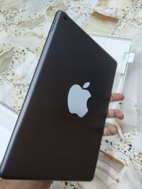 آيباد ٩ • ٦٤ • بطارية ٨٧%