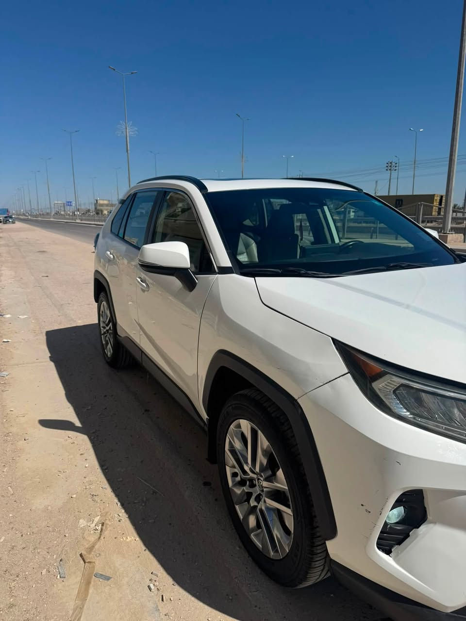 راف فور موديل ٢٠٢٠ بانزين مواصفات XLE
اللون: ابيض
وارد امريكي 

المواصفات:
بصمة تشغيل
فتحة سقف
جنطة كهرباء
كراسي كهرباء
قطعتين تبريد
٣أنظمة قيادة
مكينة وكير بلادي 

الضرر
بنيد مبدل 
ايرباك بردة 

السعر : 215 ورقة 

مكان السيارة  كربلاء
***********

