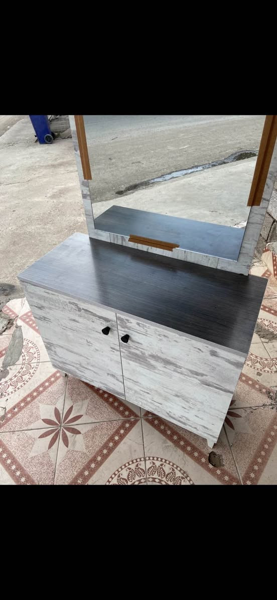 ‏ميز تواليت مستعمل نظيف للبيع اخو جديد سعرها 65الف
‏للاستفسار*********** كركوك, العراق
