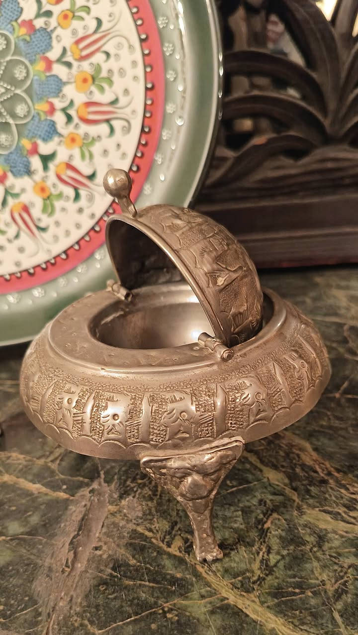 أستغفر الله العظيم، اللهم إني أسالك فيضا من فيوضات فضلك.
............................

مساء الخيرات، الجمال القمرات بزياده، مفيش أجمل من كده.

............................

للبيع بإذن الله:

- عدد ٢ كافيارير آشوري رجول أسد، نحاس مطلي فضه عاليه، تقال جدا، ومتان جدا جدا، محكمين الغلق، قدام أنتيك، تحف، تحياتي،،،

................................

الحمد لله حمدا كثيرا طيبا، نحمده ونشكره على نعمه وفضله علينا.

يسعد مساكم حبايبي،،،،،،

إستمتعوا معايا، التفاصيل بالفيديو،،،،


**إذا كنت صاحب هذا الإعلان وتريد حذفه لأي سبب، رجاءا أرسل رسالة إلى الدعم الفني**